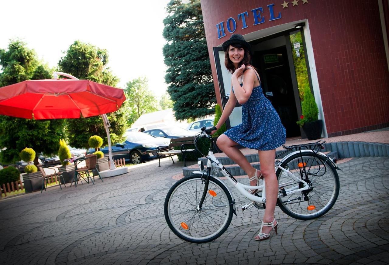 Hotel Marko Przemysl Ngoại thất bức ảnh