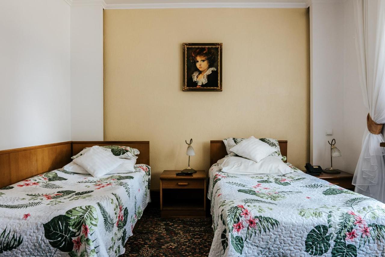 Hotel Marko Przemysl Ngoại thất bức ảnh